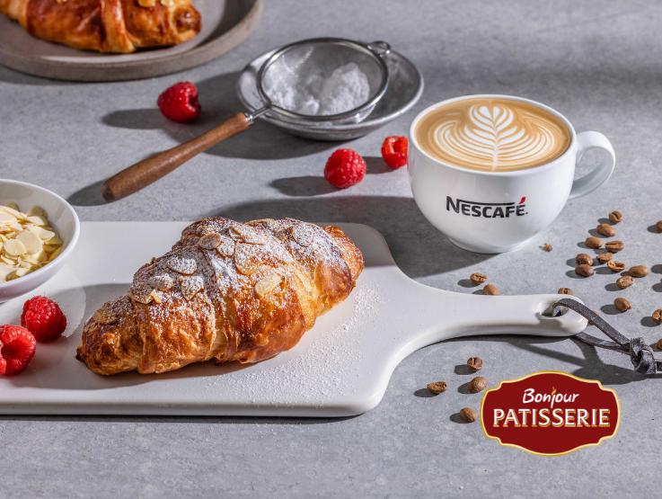 קרואסון וקפה הפוך