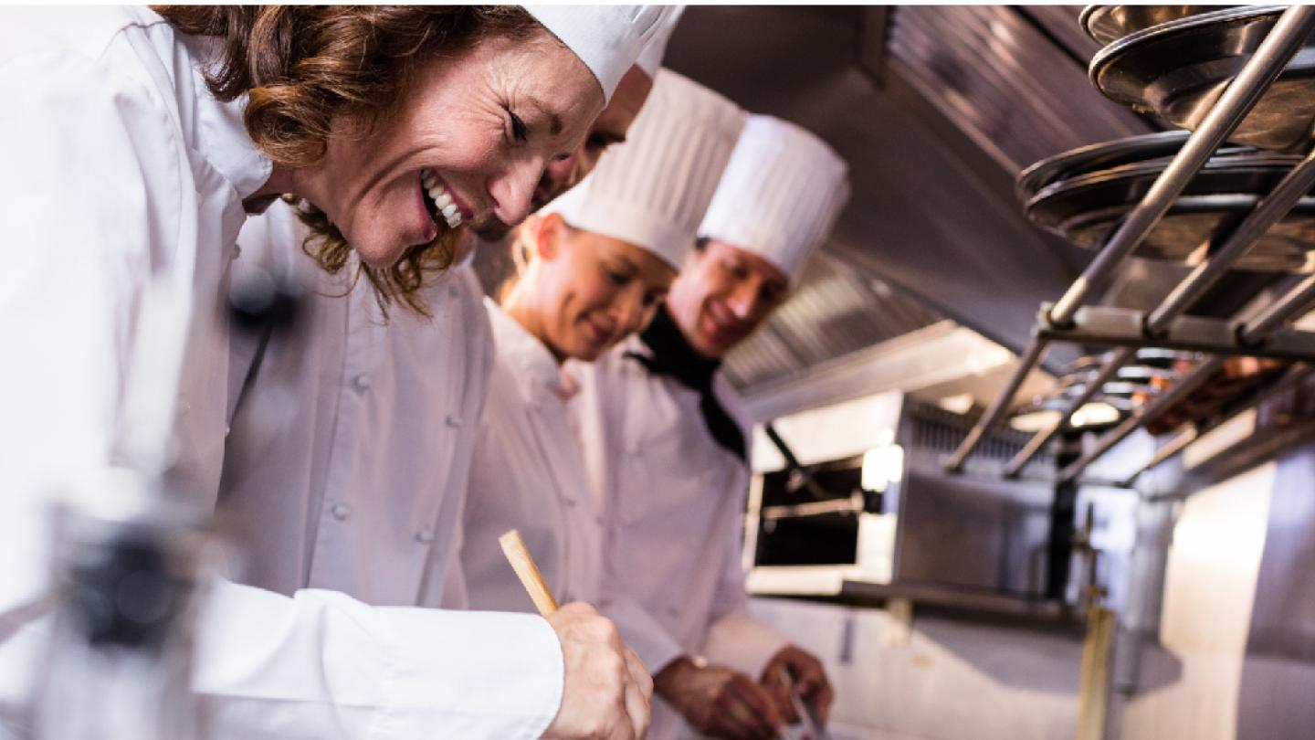 הירו מי אנחנו.